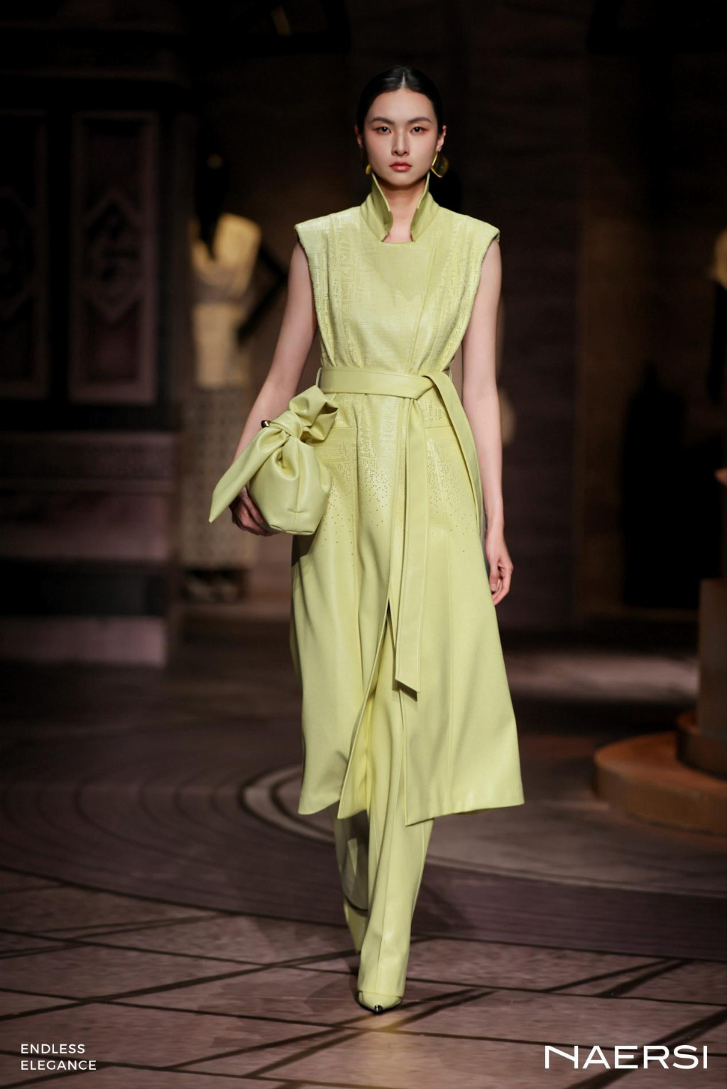 NAERSI官宣升级国际轻奢品牌——一场大秀背后的经营理念跃迁