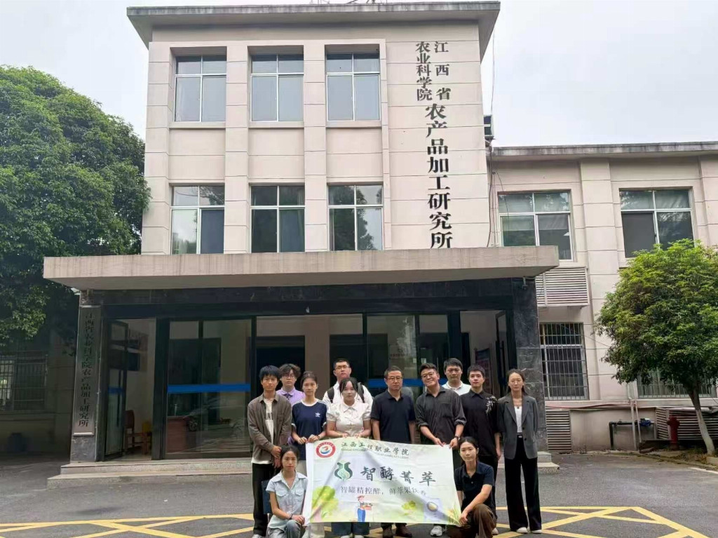 e5597b9cb45ae725e0552a43eb2e00cfefbad817be535b52351e50a0cdc8f8dd