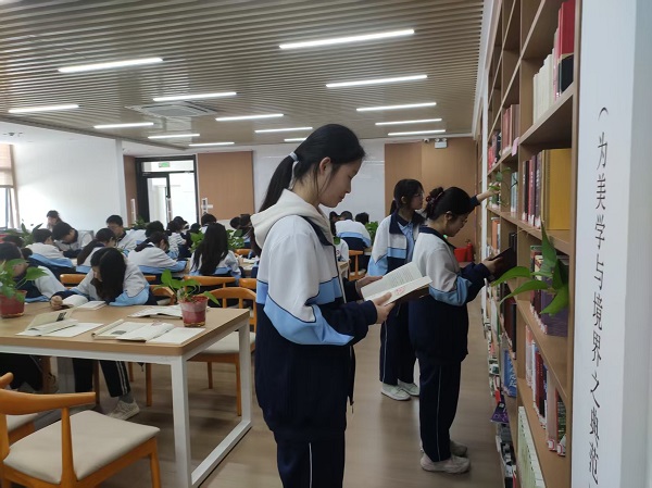 7f979b66da2ae425c2dfbc86d9a0567148e43bb6417529d4dffbbdd5d338725f