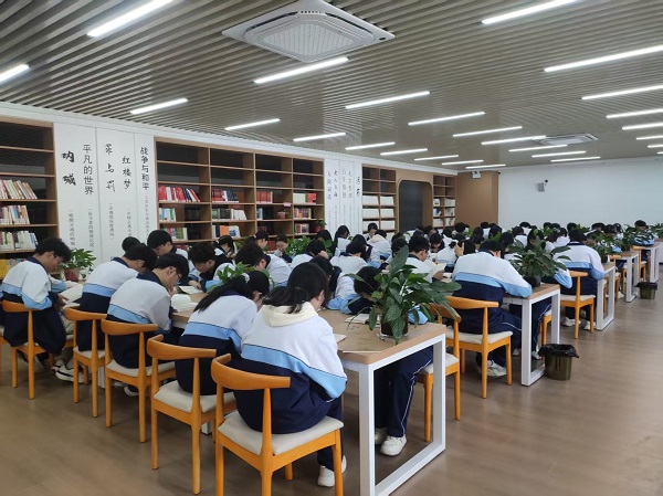 d7542bfe0df1a9f9fbe8eab489b7499ad84f5826b86b2bf5b97578b47c624843