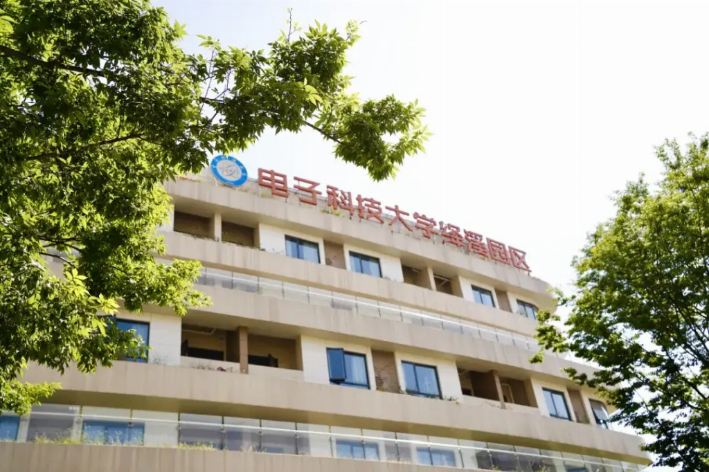 d27c4a27d8b61a88684e074d336ac3ba608532445f8a398e247b6402efdd1e63