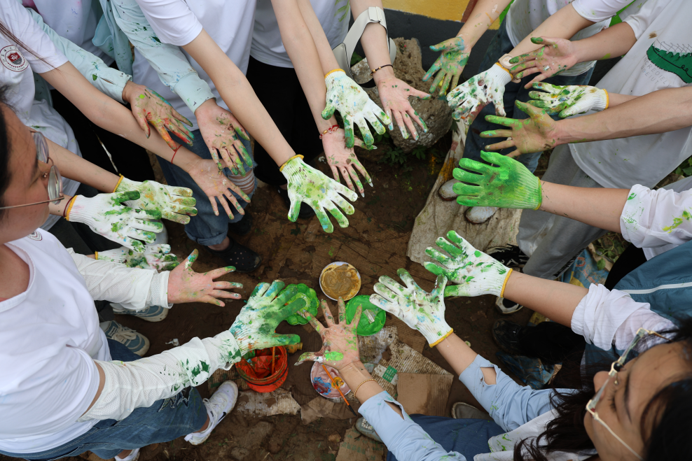 b14f298e6bc1400480bc5585e177122c6794d961081981e8d3cd72f0a2066963