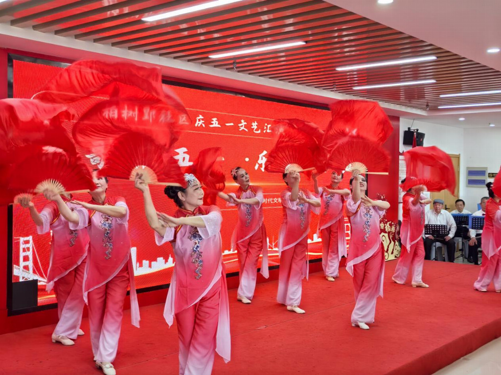 合肥经开区莲花中心柏树郢：从舞台到街巷，银发风采的别样绽放