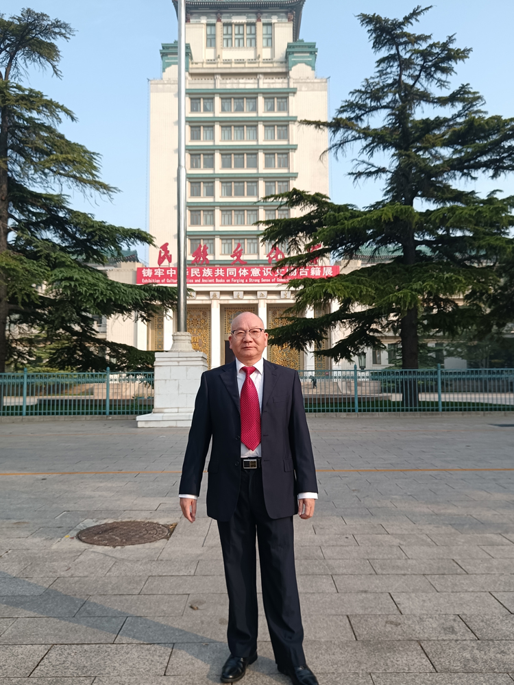 当代最具升值潜力的艺术大家——唐忠球