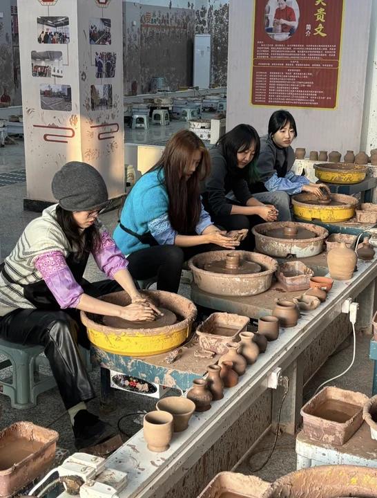 小香薰撬动大产业 喀什大学“产学研用”一体化赋能区域文创经济高质量发展