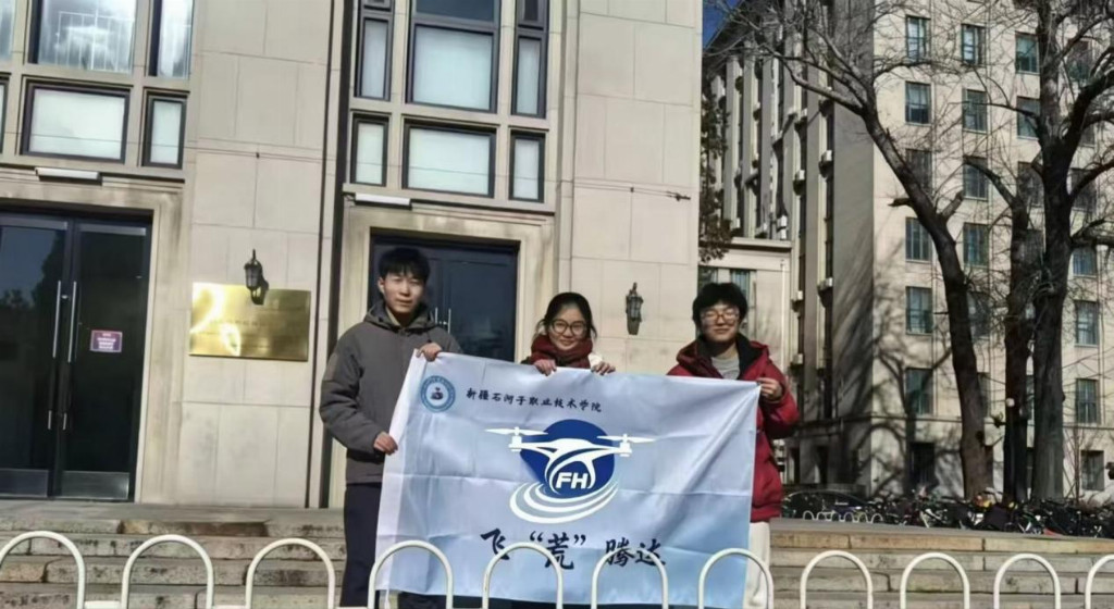 飞荒腾达：无人机低空投递打通新疆偏远地区物流“最后一公里”