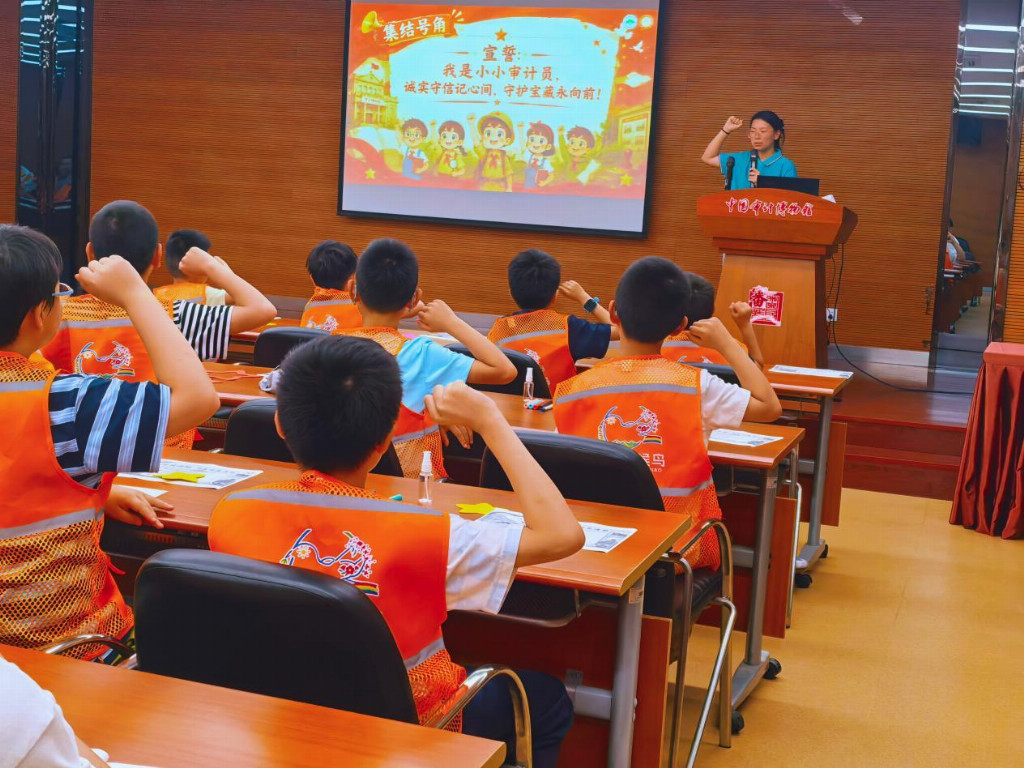 通大学子用“童言童语”讲活百年审计史
