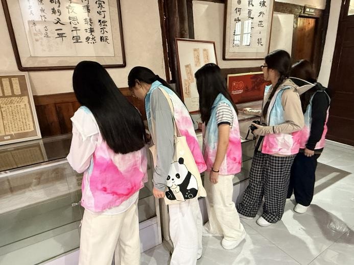 译路寻侨批,双语传闽韵——闽南理工学院学子赴福州开展暑期 “三下乡”社会实践活动