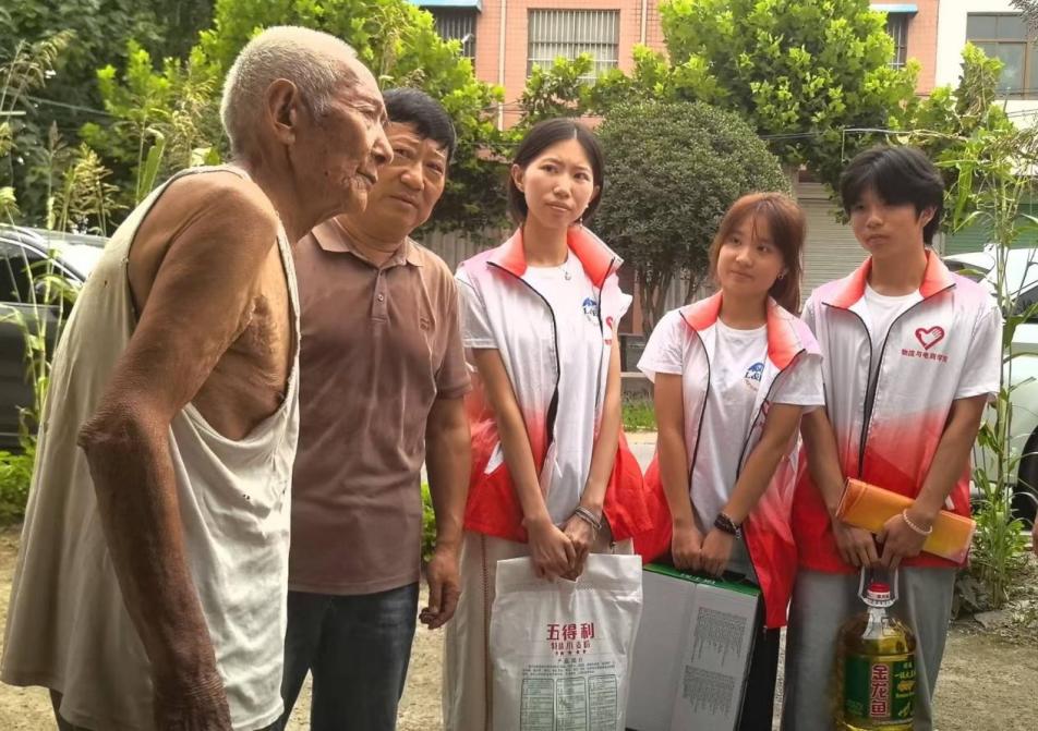 河南省科技新闻学会携河南牧业经济学院“红声传韵”暑期“三下乡”社会实践团开展反诈宣讲进乡村活动