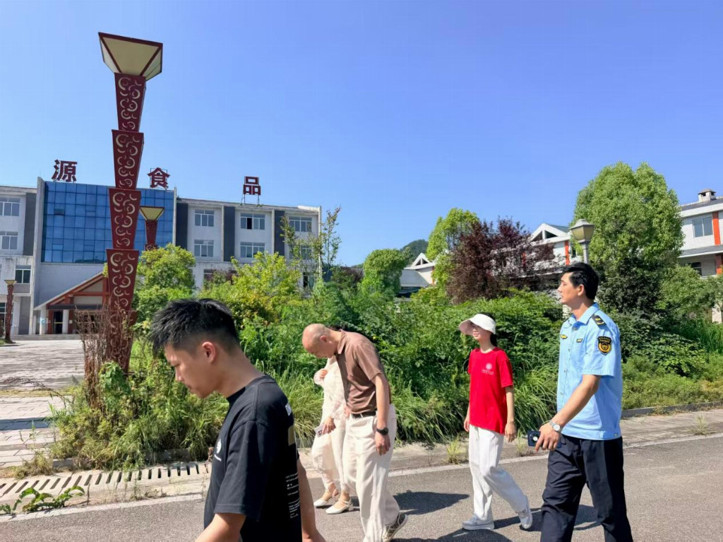 数智赋能，绿践黔行｜南审“数治废新”团队