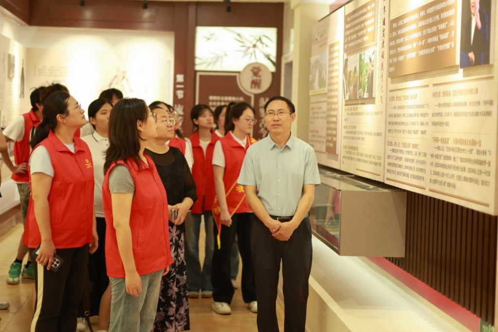 山东第二医科大学“超影”志愿服务队开展红