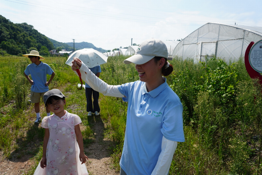 下沉椒田察实情 湖南信息学院学子以青春思路激活乡村特色农业