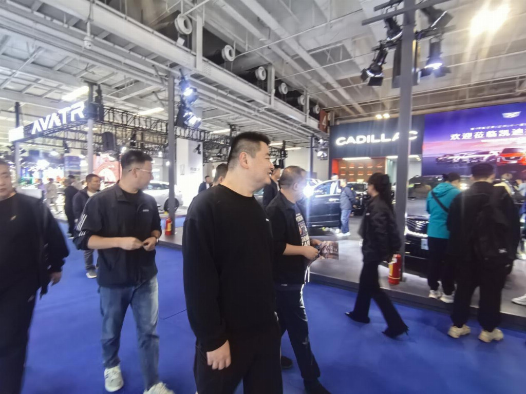 中国人寿财险兰州中支赴十一国际车展抢抓车展旺季