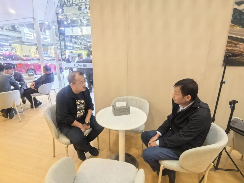 中国人寿财险兰州中支赴十一国际车展深耕车商渠道